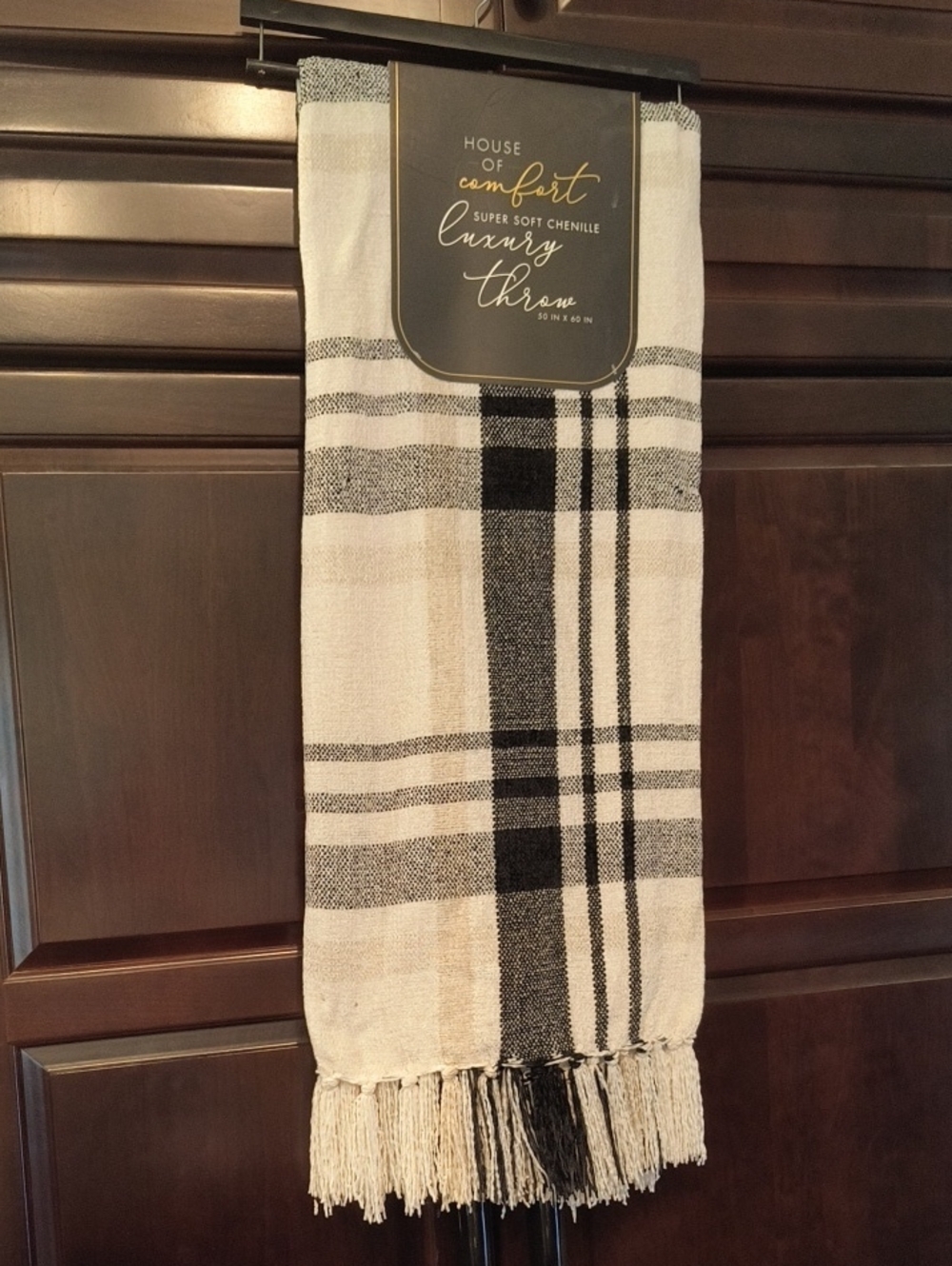 House of Comfort Luxury Chenille Throw - Black & Cream Plaid